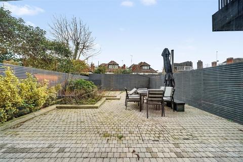 4 bedroom house for sale, West Heath Road, Hampstead, NW3