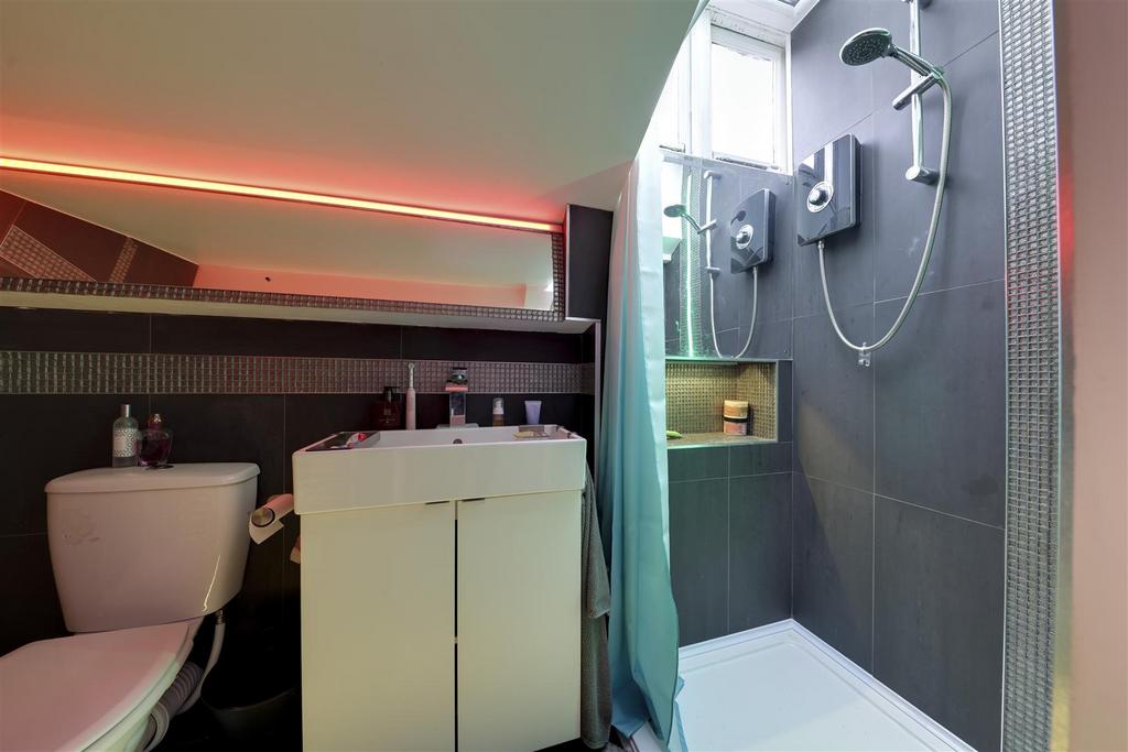 En Suite Shower Room