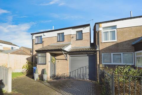 undefined, Laburnum Close, Chapeltown, Sheffield, South Yorkshire, S35
