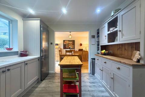 4 bedroom house for sale, Duchess Road, Osbaston, NP25