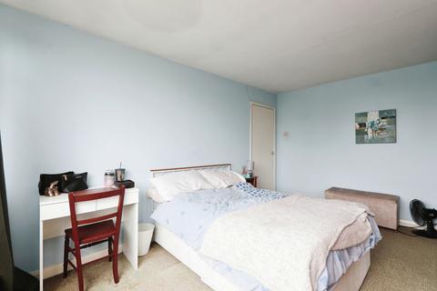 3 bedroom semi-detached house for sale, Casson Drive, Harthill, Sheffield, South Yorkshire, S26