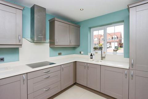 4 bedroom terraced house for sale, Cypress Grove, Wales, Sheffield, South Yorkshire, S26