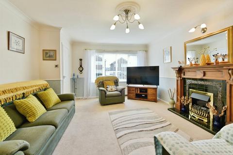 3 bedroom detached house for sale, Belklane Drive, Killamarsh, Sheffield, Derbyshire, S21