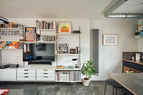1 bedroom apartment for sale, Mapledene Estate, London E8