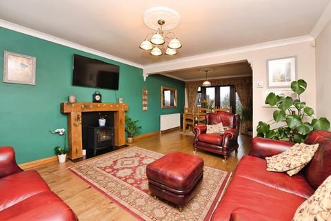 3 bedroom detached house for sale, Highlands Road, Basildon, Essex, SS13