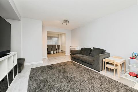 3 bedroom terraced house for sale, Paslowes, Basildon, Essex, SS16