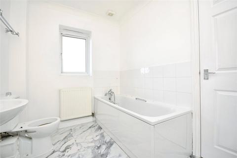 2 bedroom flat for sale, Clayburn Circle, Basildon, Essex, SS14