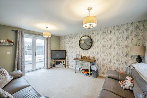 3 bedroom detached house for sale, Roberts Road, Edlington, Doncaster, South Yorkshire, DN12