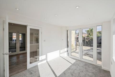 undefined, The Crescent, Armthorpe, Doncaster, South Yorkshire, DN3
