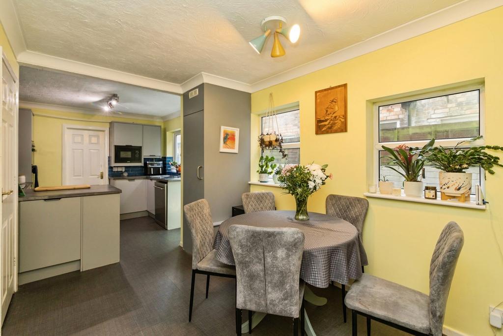 Breakfast Room