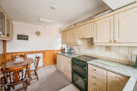 2 bedroom bungalow for sale, Oakwood Drive, Armthorpe, Doncaster, South Yorkshire, DN3