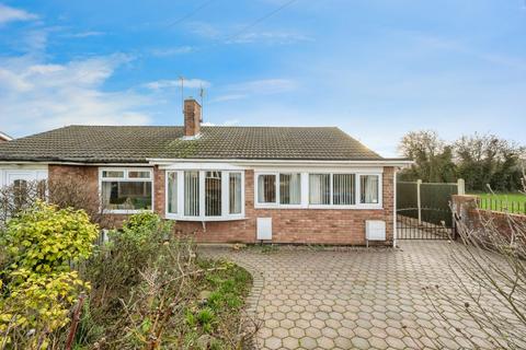 2 bedroom bungalow for sale, Oakwood Drive, Armthorpe, Doncaster, South Yorkshire, DN3