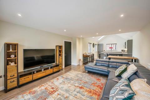 3 bedroom detached house for sale, Mayfield Crescent, New Rossington, Doncaster, South Yorkshire, DN11