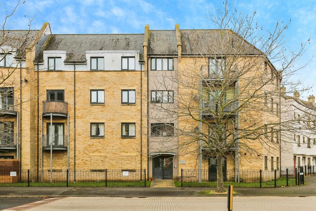 2 bedroom flat for sale