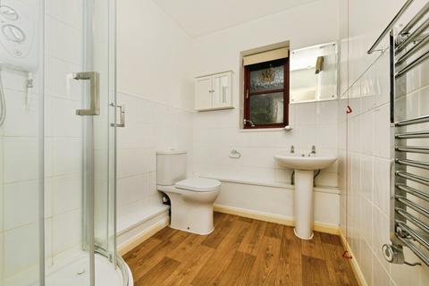 2 bedroom flat for sale, Baddow Road, Chelmsford, Essex, CM2