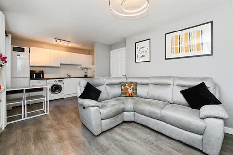 2 bedroom maisonette for sale, Greenland Gardens, Great Baddow, Chelmsford, Essex, CM2