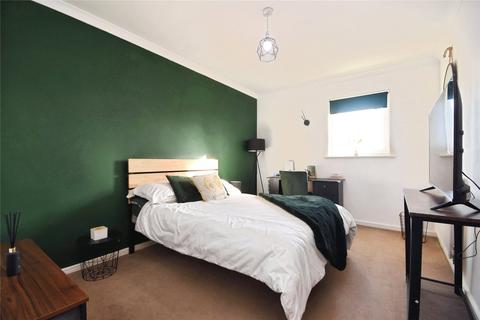 2 bedroom flat for sale, Chelmer Road, Chelmsford, Essex, CM2