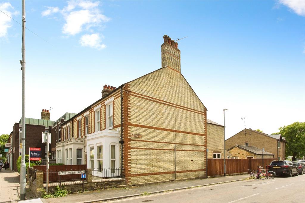3 bedroom end of terrace house for sale
