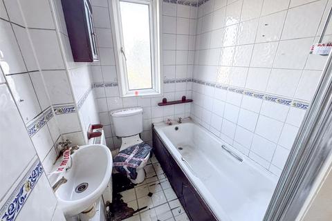 2 bedroom semi-detached house for sale, Lound Road, Sheffield, South Yorkshire, S9