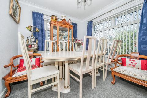 3 bedroom bungalow for sale, Mersea Road, Colchester, Essex, CO2
