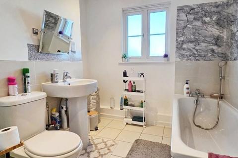 4 bedroom terraced house for sale, Glebe Road, Colchester, Essex, CO2