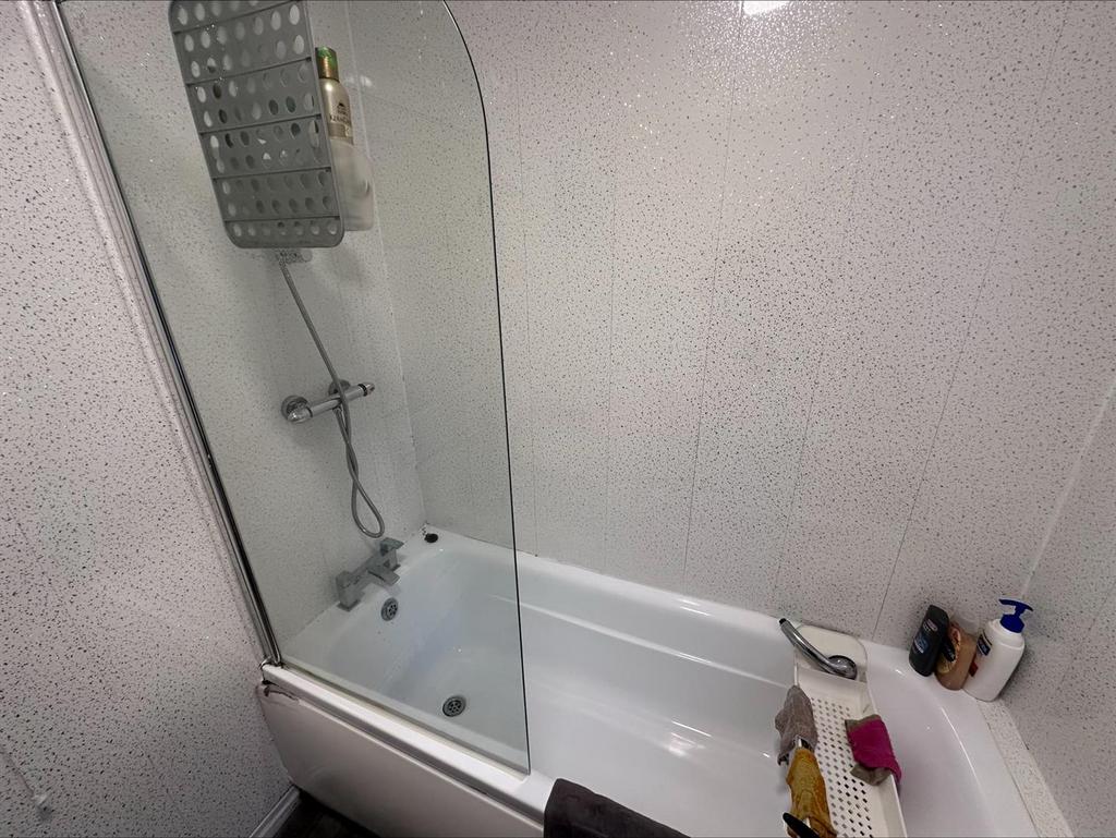 Bath tub.jpeg