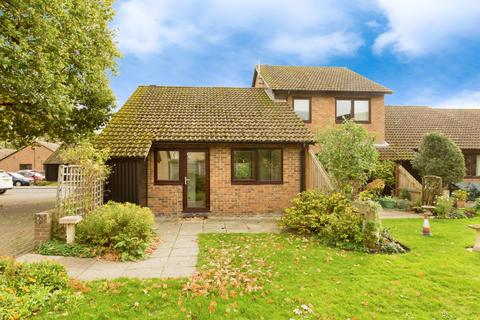 2 bedroom bungalow for sale, Peacocks, Great Shelford, Cambridge, Cambridgeshire, CB22