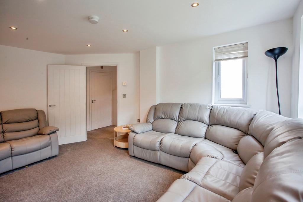 House in Rotherham, Waverley - View 5