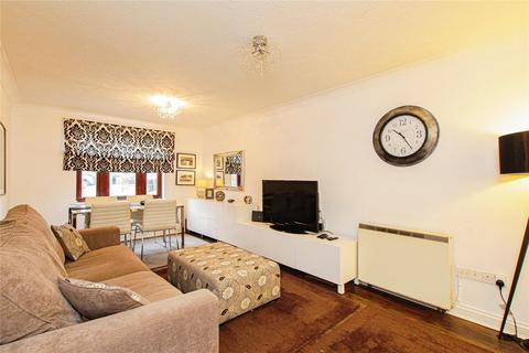 2 bedroom flat for sale, Pine Court, Impington, Cambridge, CB24