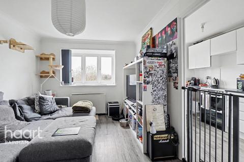 1 bedroom apartment for sale, Leston Close, Rainham