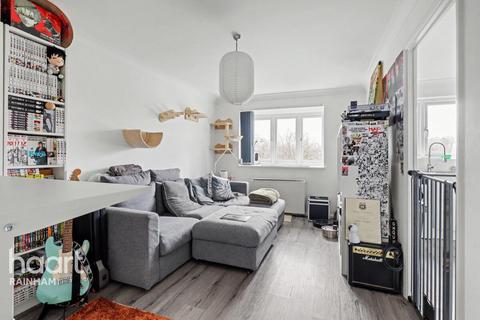 1 bedroom apartment for sale, Leston Close, Rainham