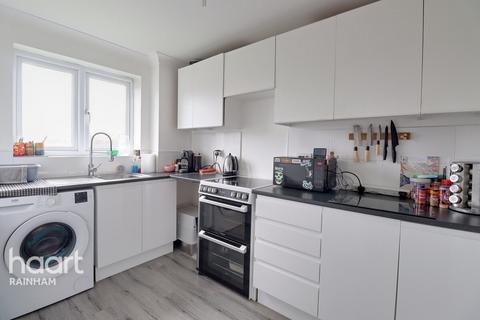 1 bedroom apartment for sale, Leston Close, Rainham