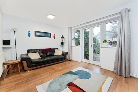undefined, Wellbrook Way, Girton, Cambridge, Cambridgeshire, CB3