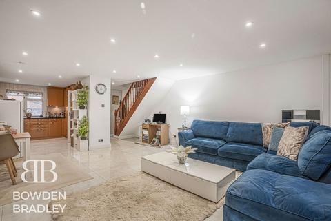 3 bedroom terraced house for sale, Copperfield, Chigwell, IG7