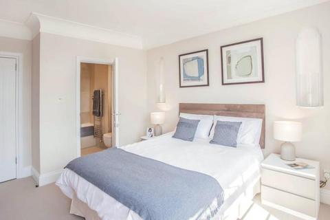 2 bedroom apartment to rent, Hallam Street, London W1W