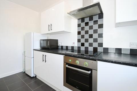 2 bedroom flat for sale, Headford Grove, Sheffield, South Yorkshire, S3