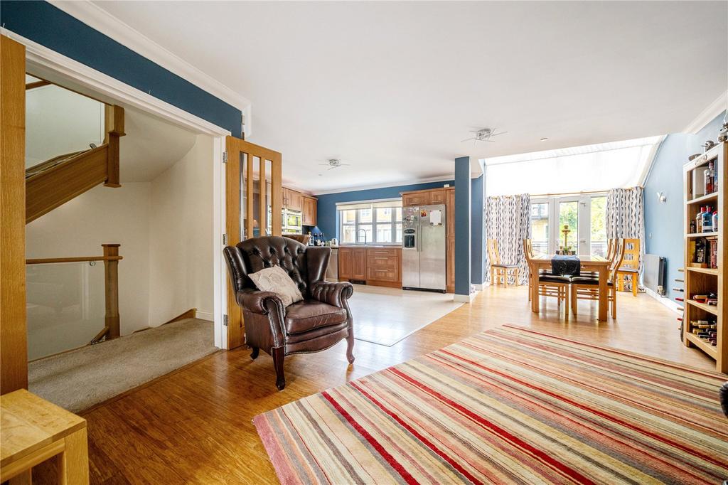Kitchen/Dining Are