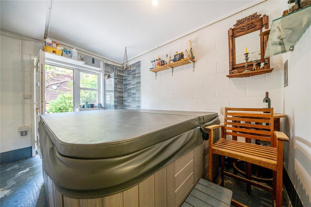 Rear Garage Room