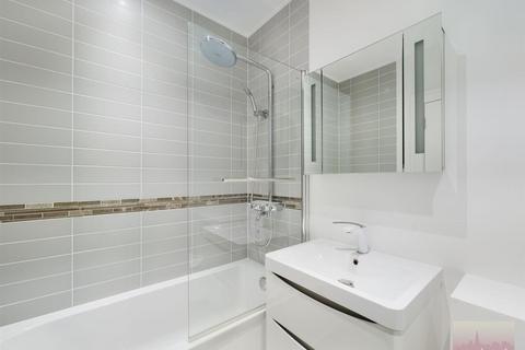 Studio to rent, Diamond Court, Greenhill Way, Harrow