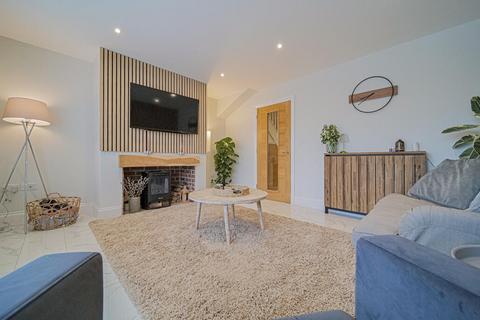 2 bedroom end of terrace house for sale, Merrett Court, Melksham SN12