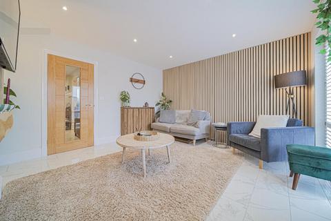 2 bedroom end of terrace house for sale, Merrett Court, Melksham SN12