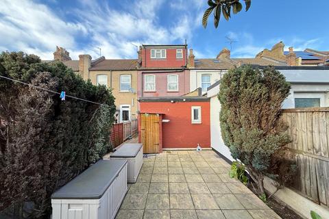 3 bedroom terraced house for sale, Wingate Road, Ilford