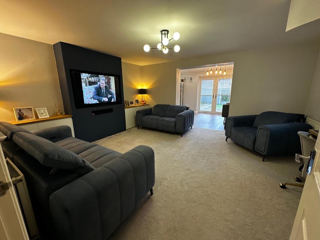 Pel Crescent Living Room2.jpg
