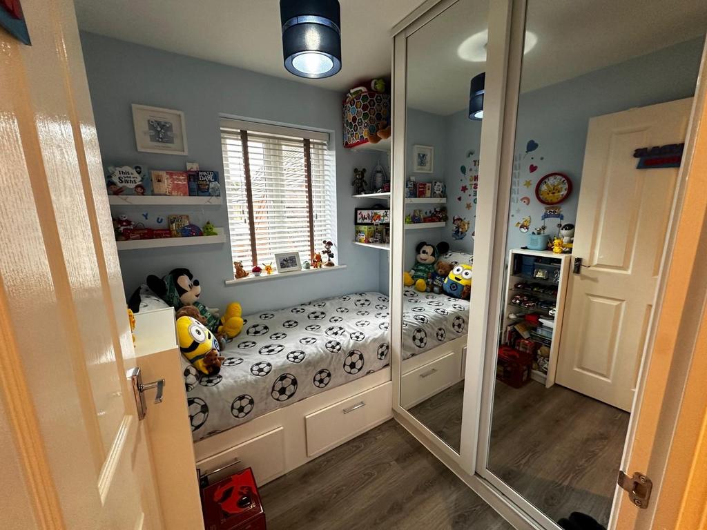 Pel Crescent Bedroom 3.jpg