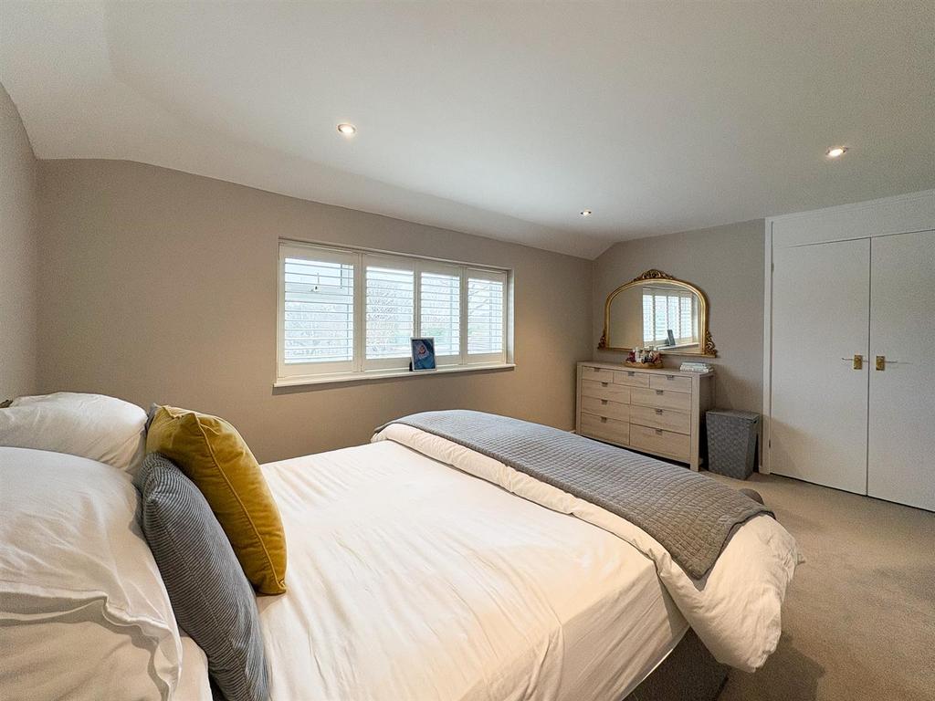Bedroom1-1.jpg