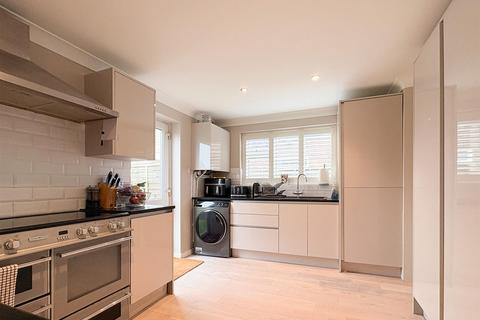 3 bedroom detached house for sale, Chanctonbury Road, Burgess Hill