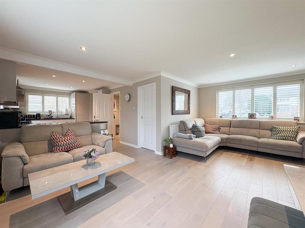 Living room-17.jpg
