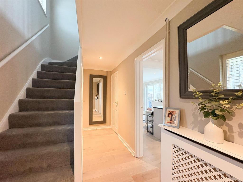 Hallway-2.jpg