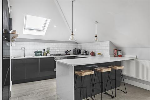 2 bedroom flat for sale, Roehampton Lane, Putney, SW15