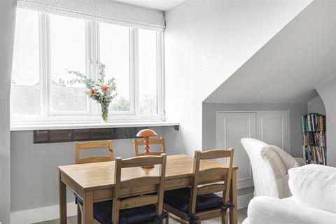 2 bedroom flat for sale, Roehampton Lane, Putney, SW15